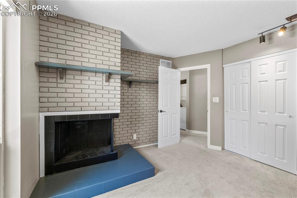 Image 12 of 17: Bedroom