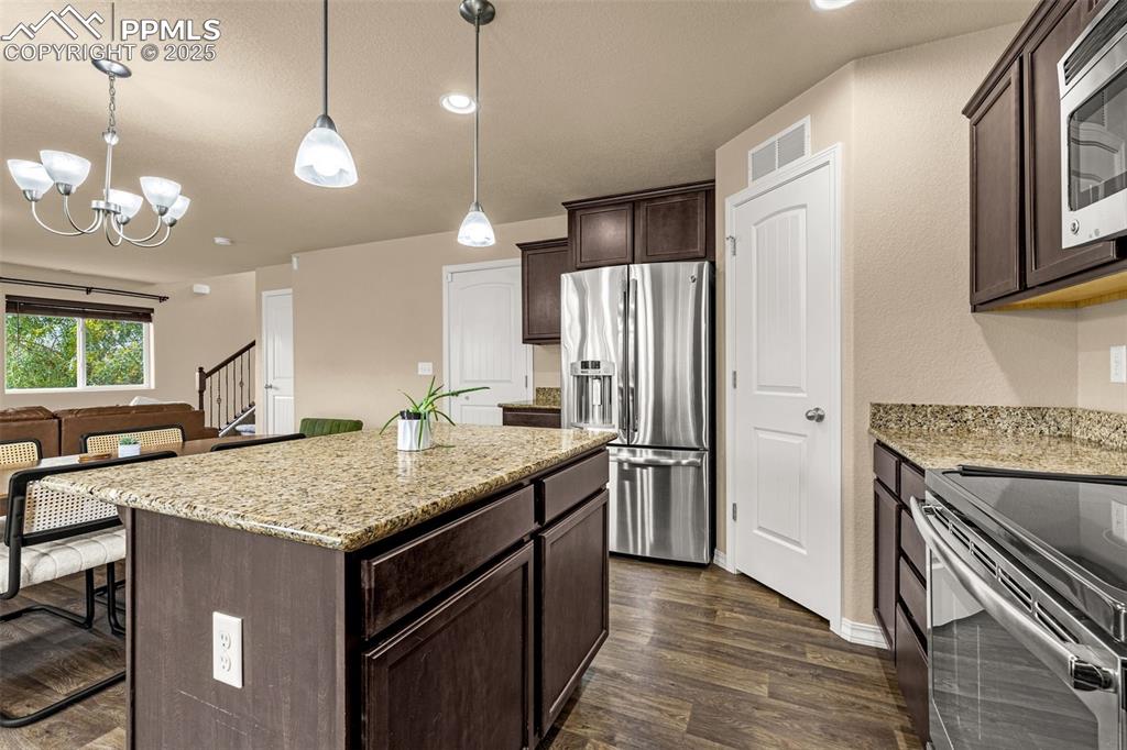 Image 10 of 29: Kitchen