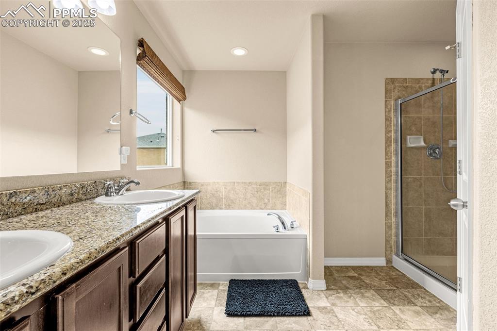 Image 20 of 29: Bathroom