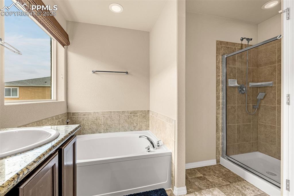 Image 22 of 29: Bathroom