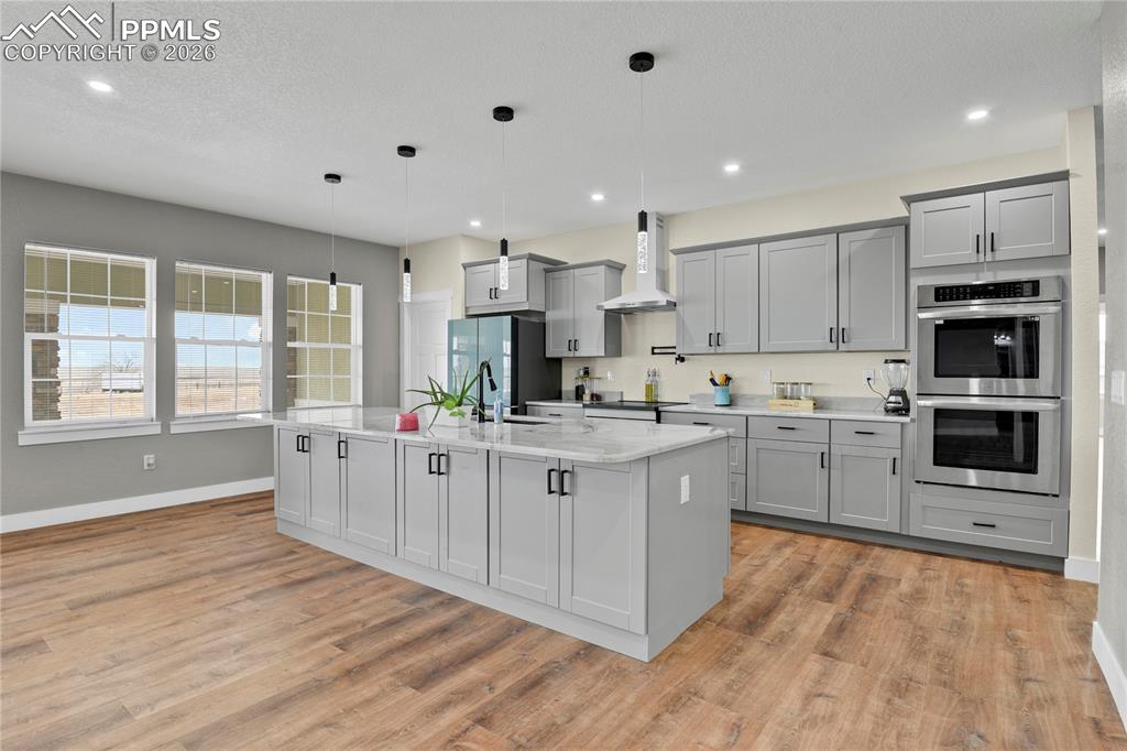 Image 13 of 48: Granite Counters