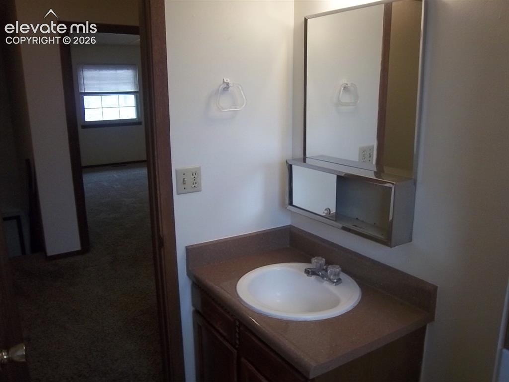 Image 6 of 15: Bathroom