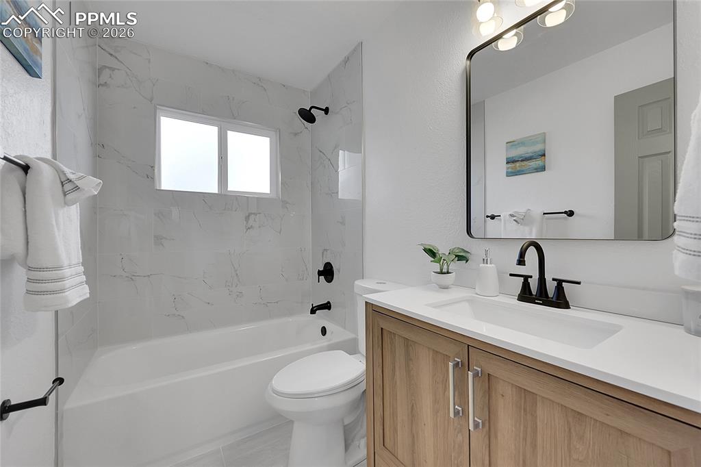 Image 10 of 29: Bathroom