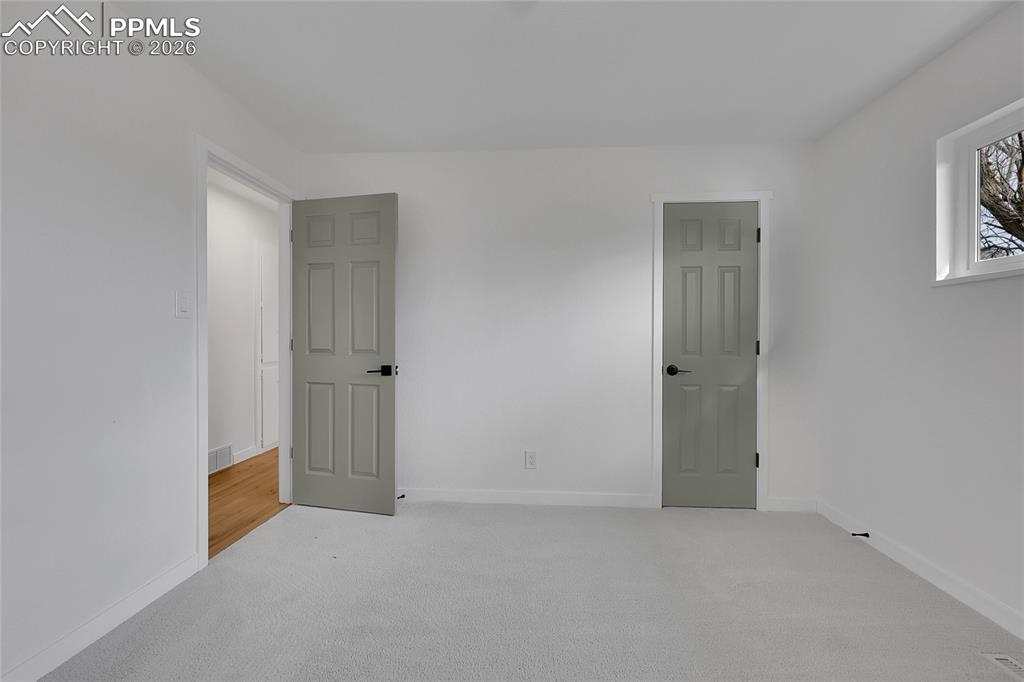 Image 16 of 29: Bedroom