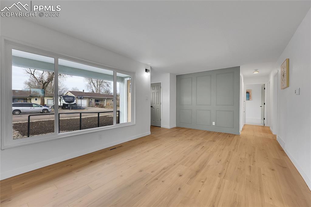 Image 3 of 29: Living Room