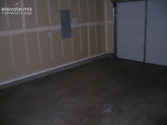 Image 24 of 24: Garage
