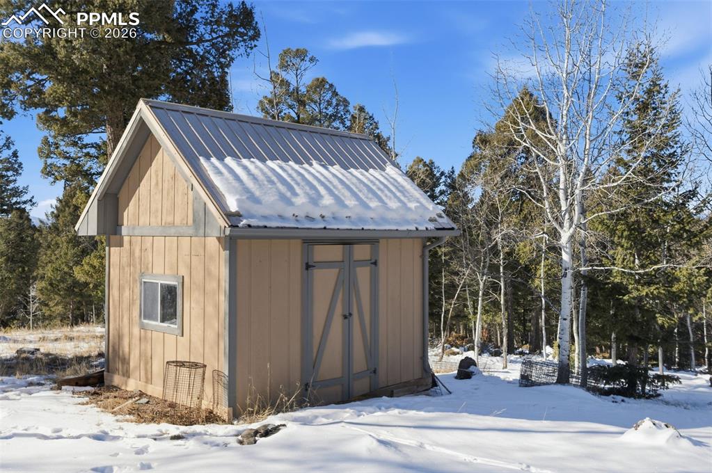 Image 27 of 36: Storage