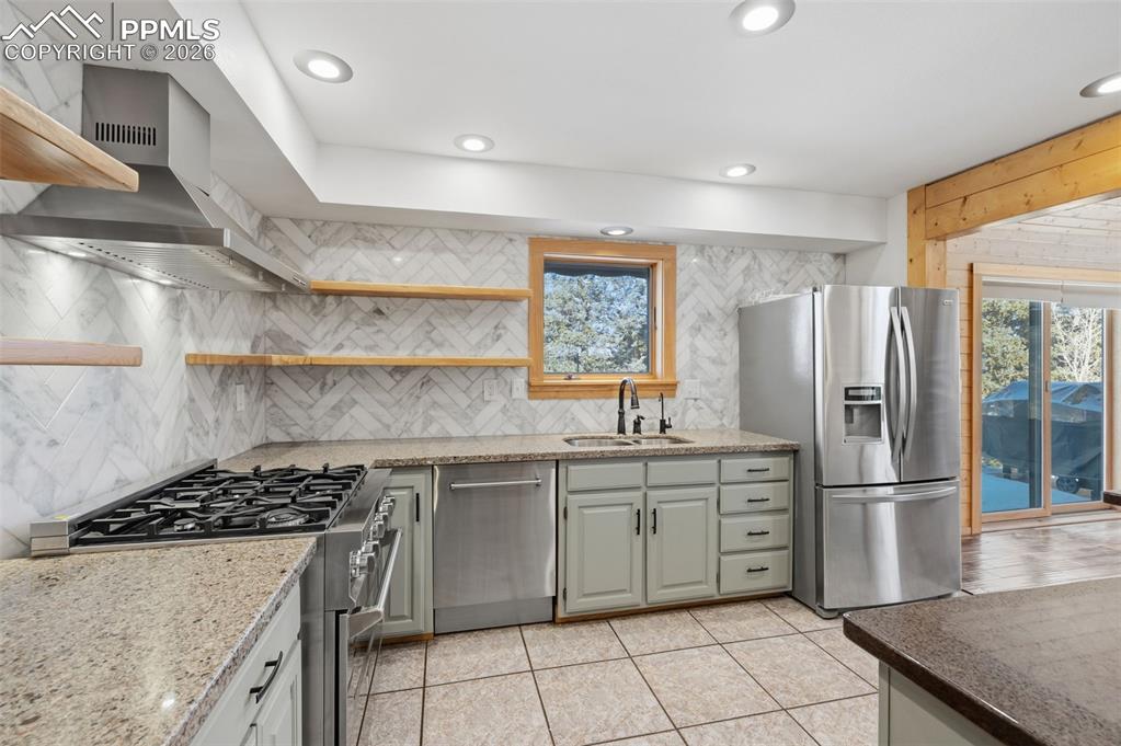 Image 9 of 36: Kitchen