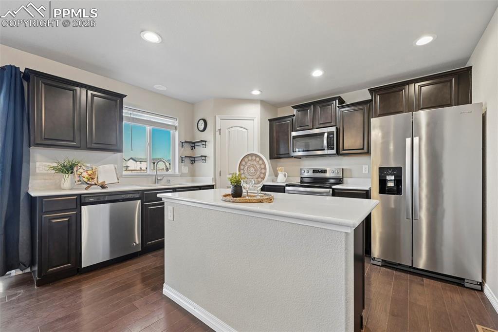 Image 11 of 30: Kitchen