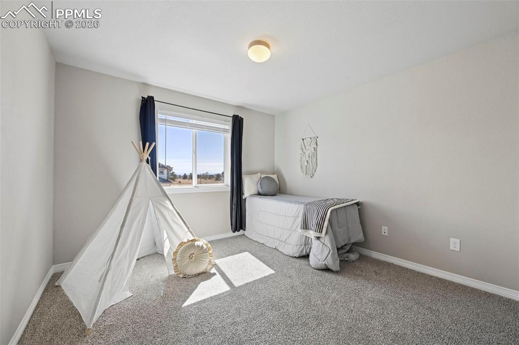 Image 17 of 30: Bedroom