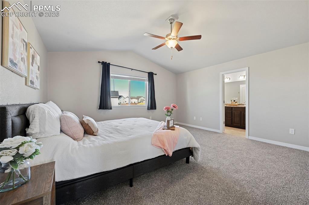 Image 22 of 30: Bedroom