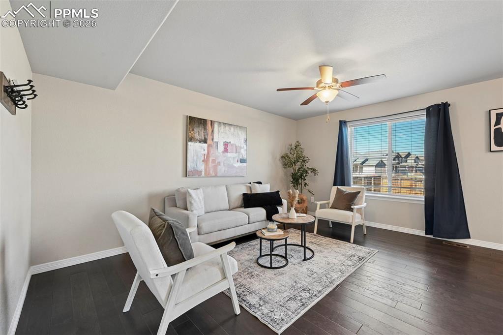 Image 8 of 30: Living Room