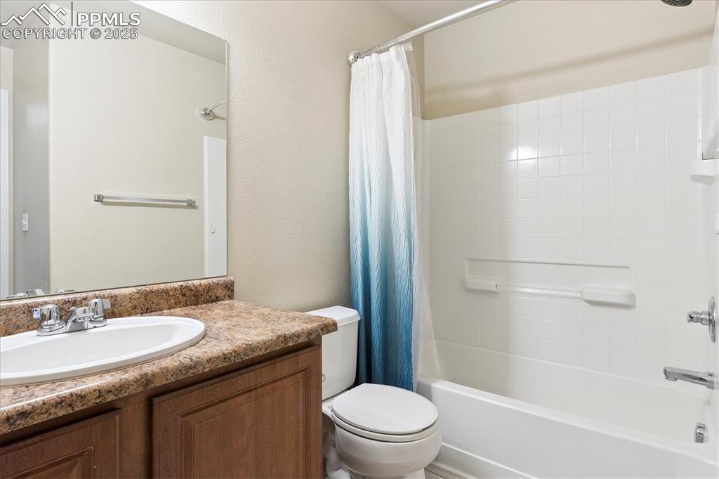 Image 7 of 29: Full bath with shower / bath combo