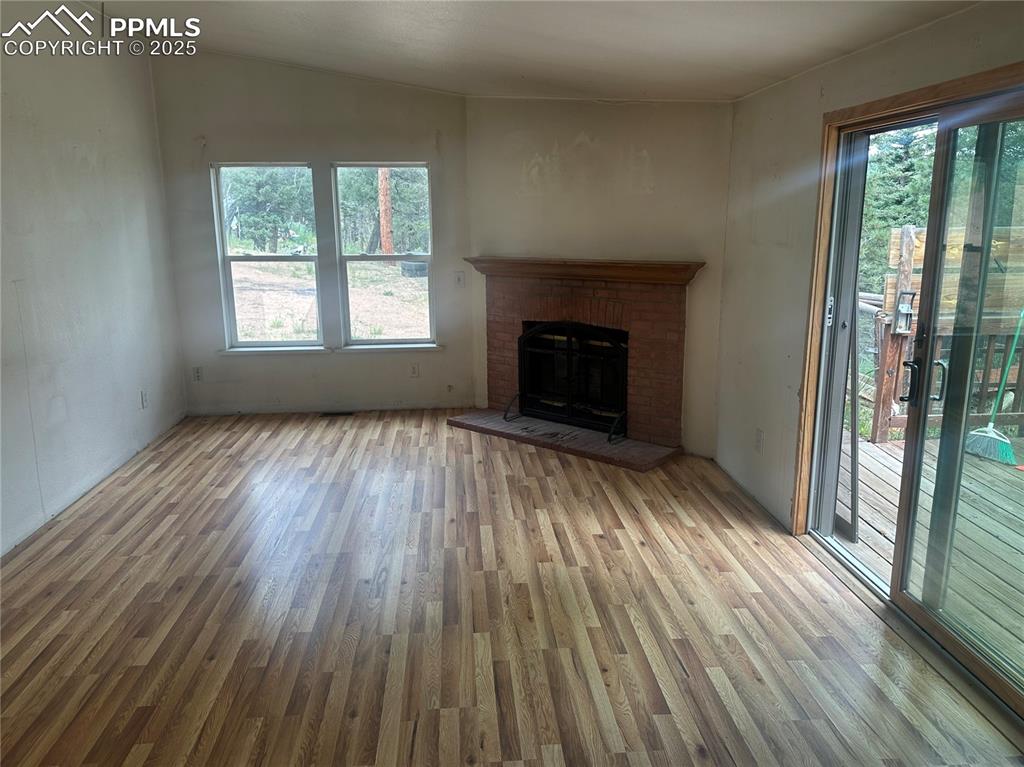 Image 7 of 19: Living Room