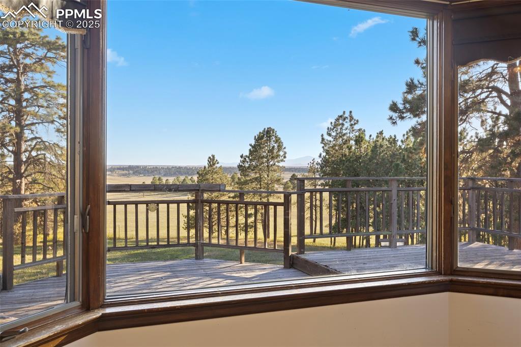 Image 13 of 45: Deck