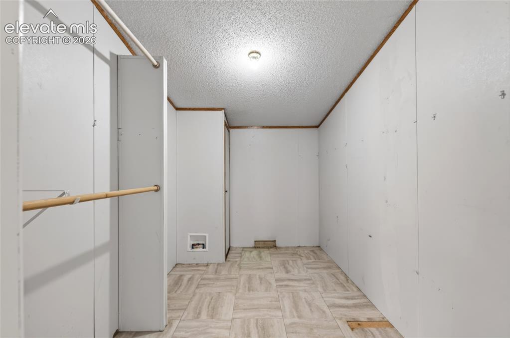 Image 15 of 38: Closet