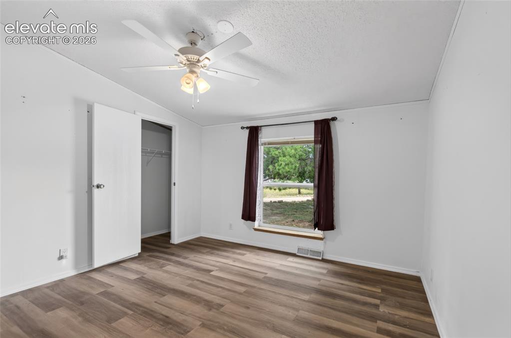 Image 17 of 38: Bedroom