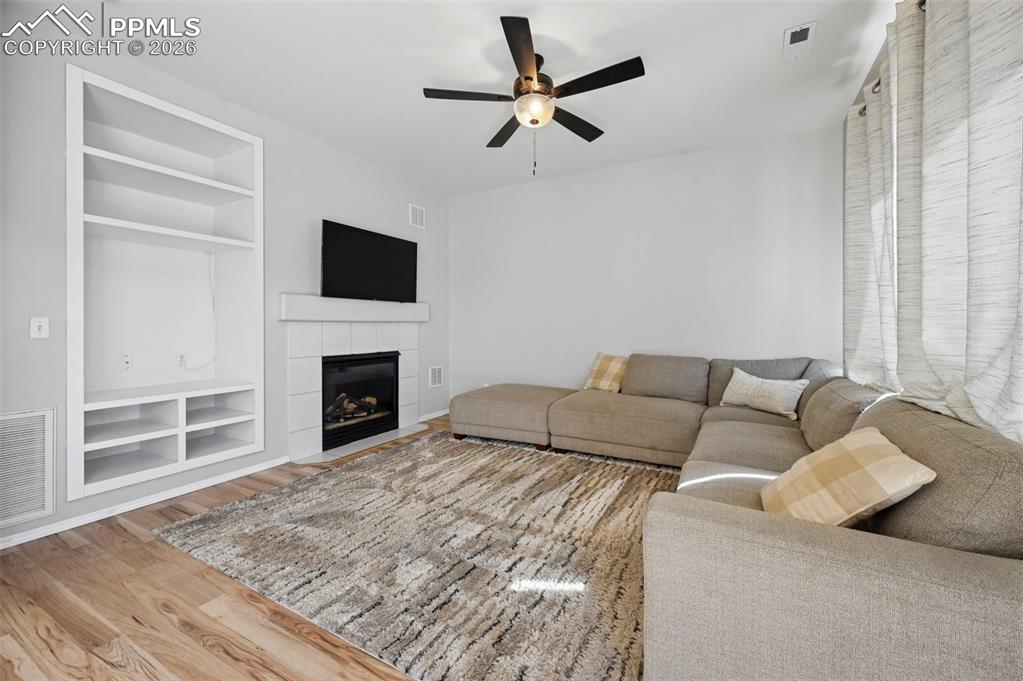 Image 11 of 36: Living Room