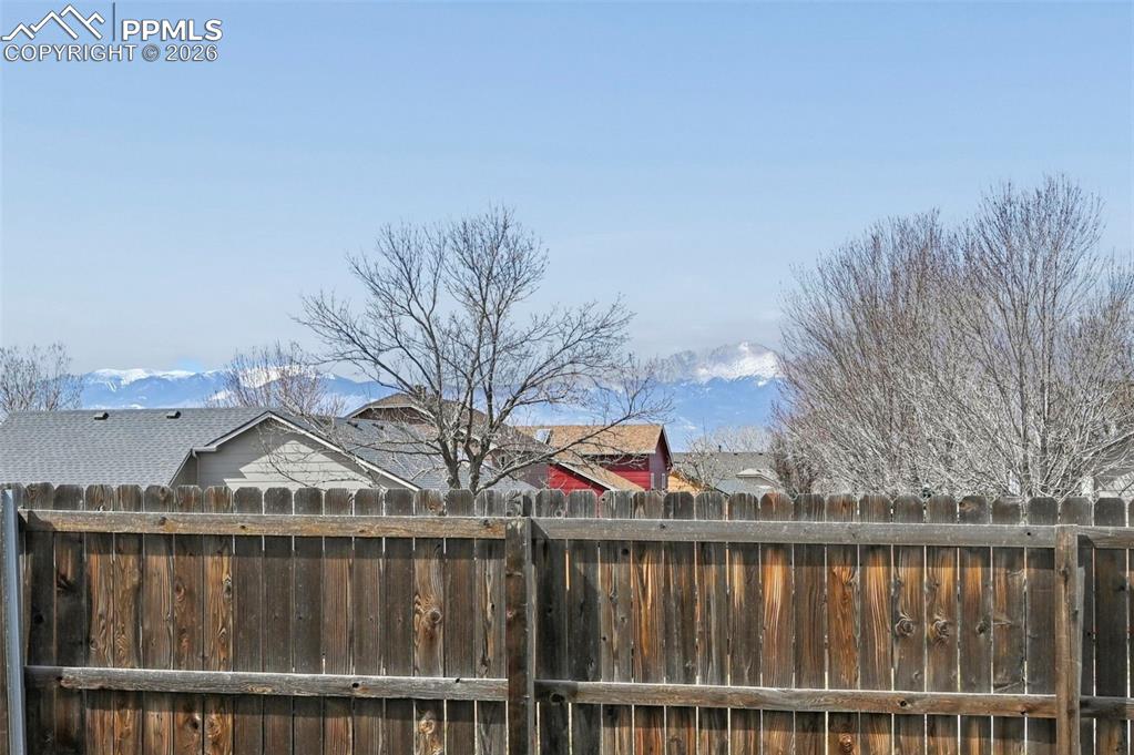 Image 14 of 36: Yard