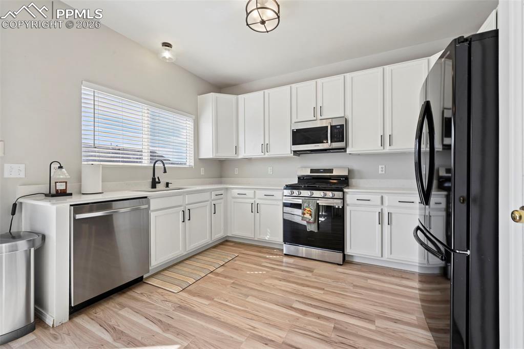 Image 6 of 36: Kitchen