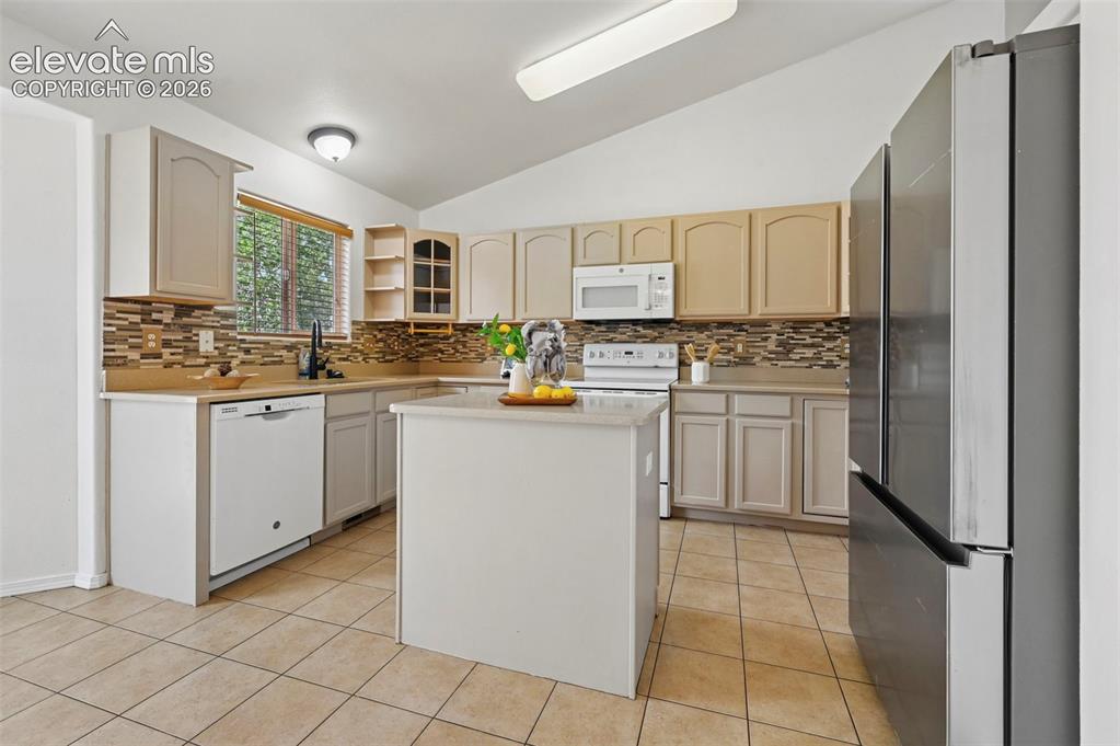 Image 10 of 35: Kitchen