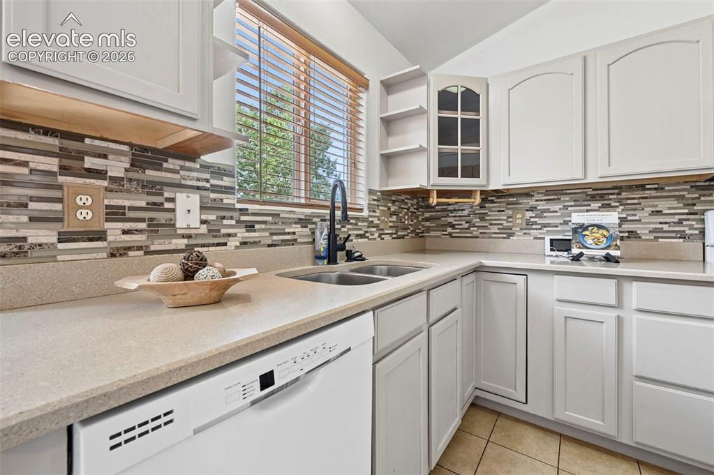 Image 12 of 35: Kitchen