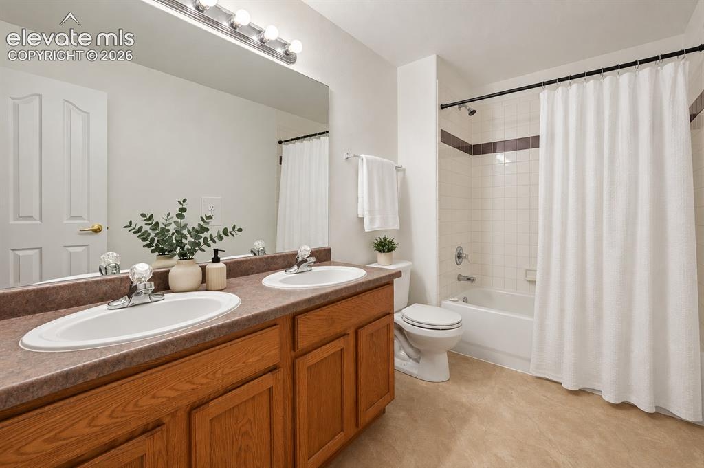Image 32 of 35: basement bathroom