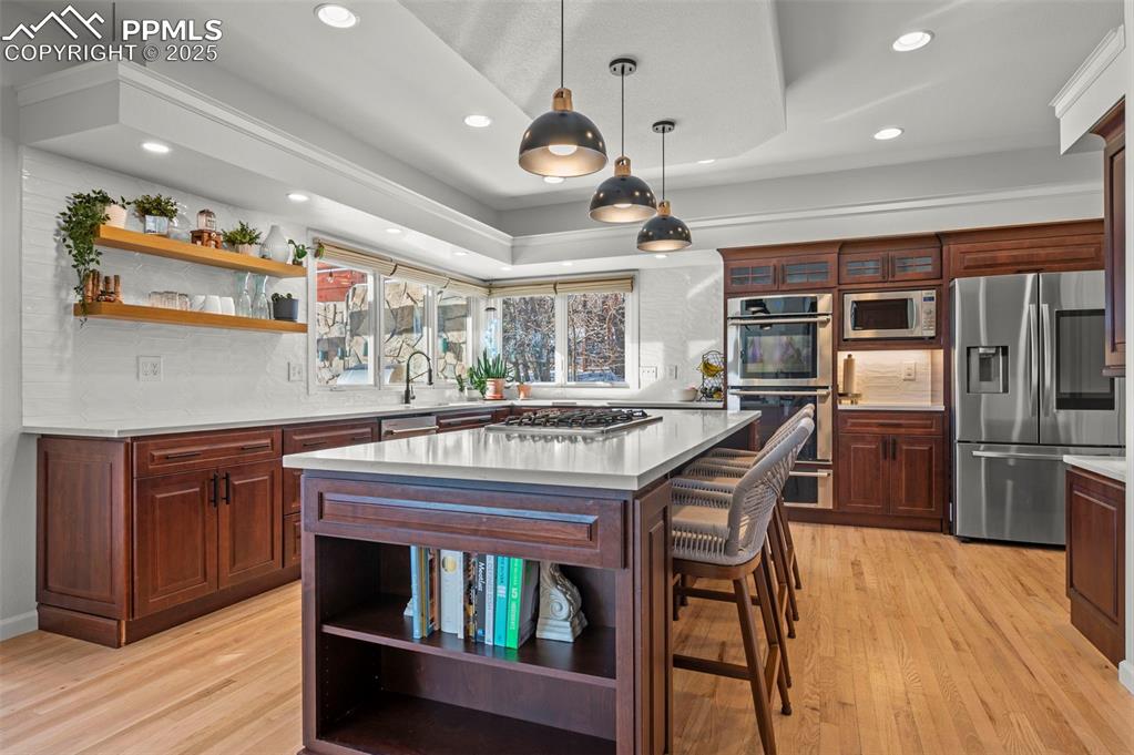 Image 14 of 50: Kitchen