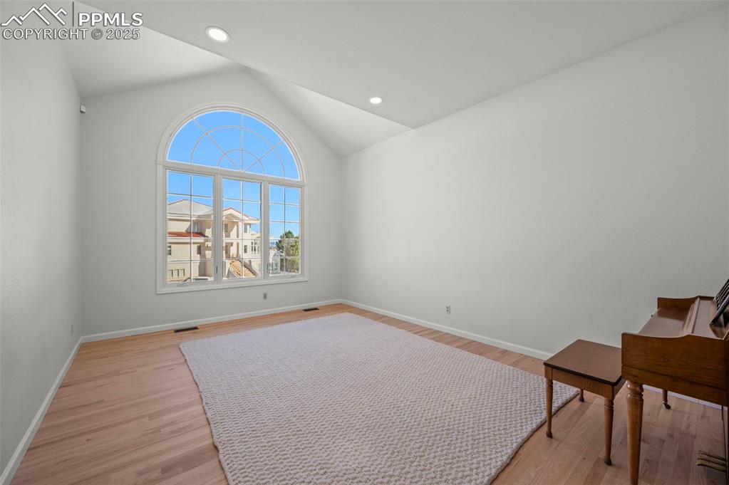 Image 22 of 50: Study or Flex Space