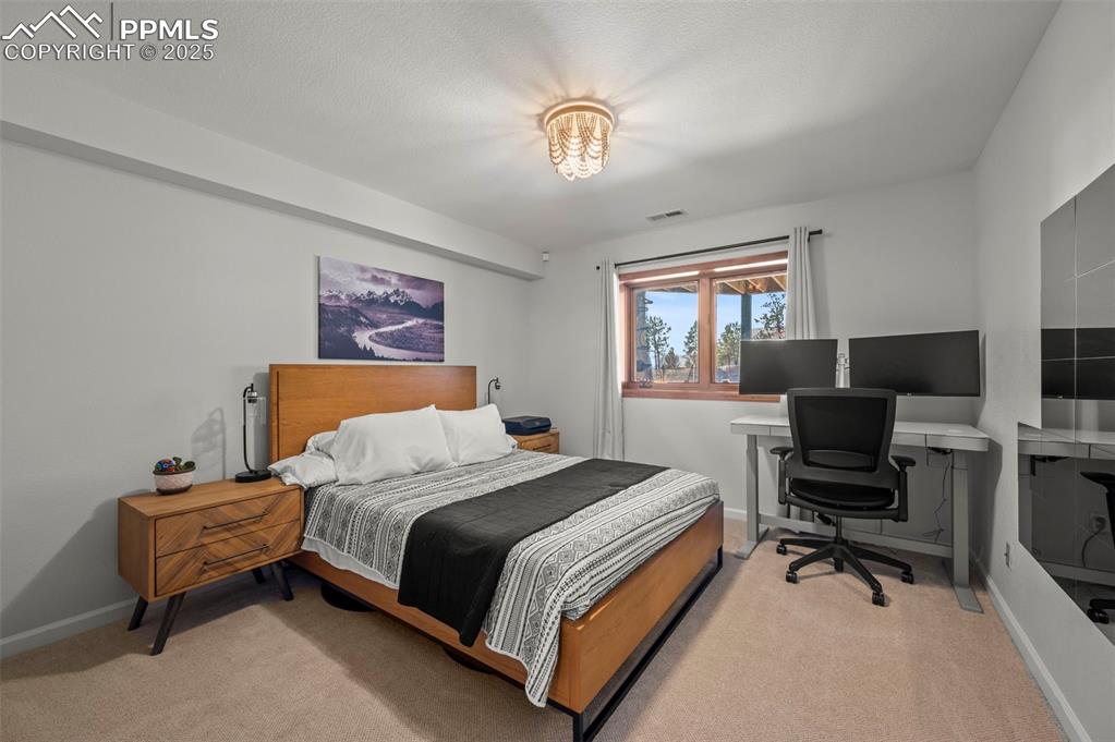 Image 38 of 50: Bedroom