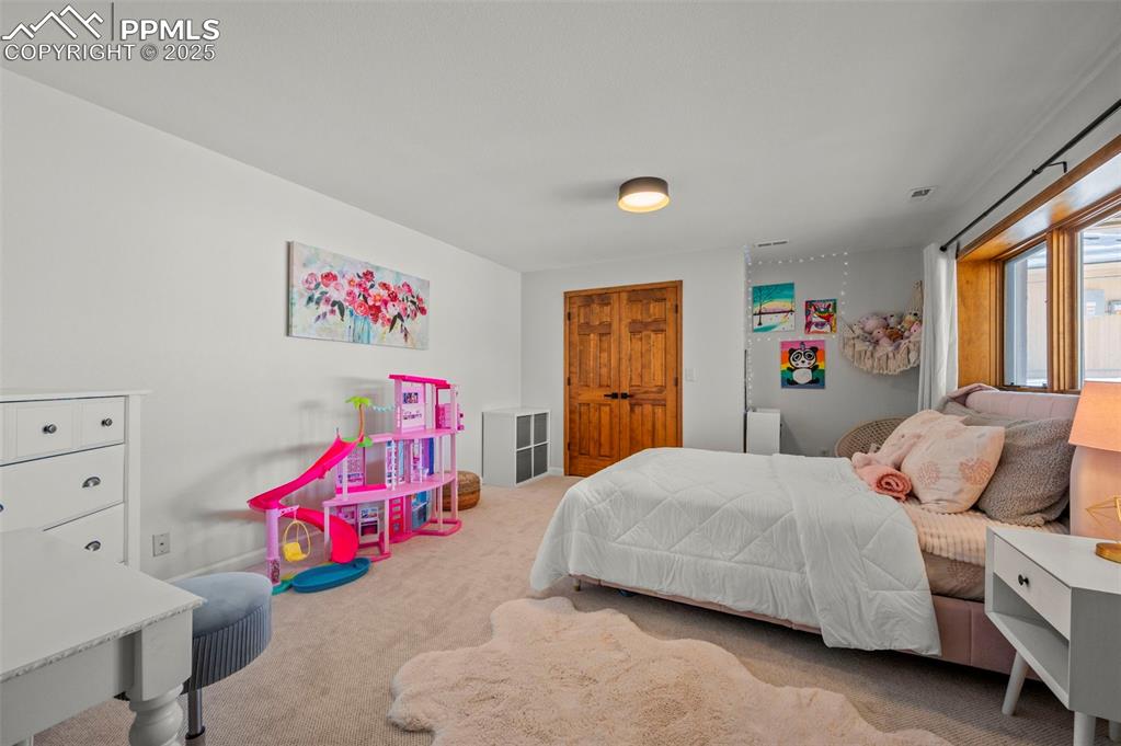 Image 42 of 50: Bedroom