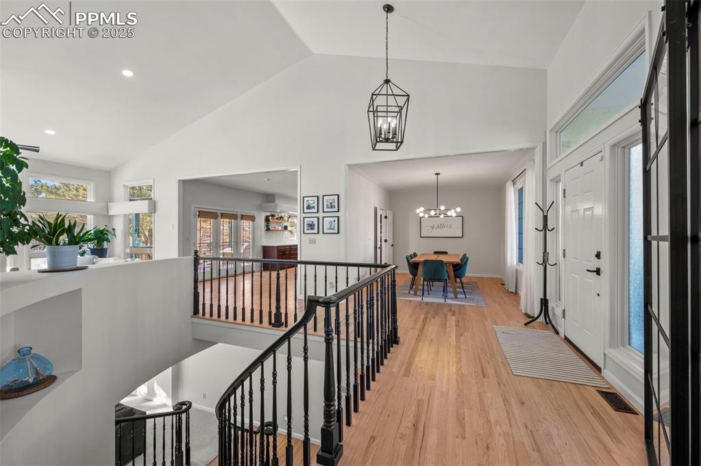 Image 5 of 50: Soaring ceilings