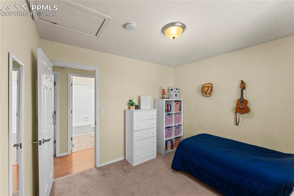 Image 20 of 36: Bedroom