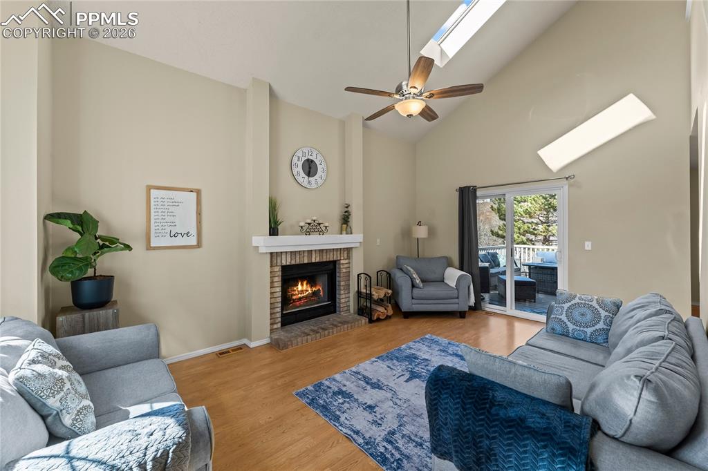 Image 4 of 36: Living Room