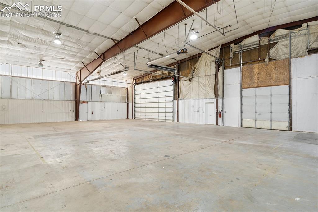 Image 25 of 26: View of garage