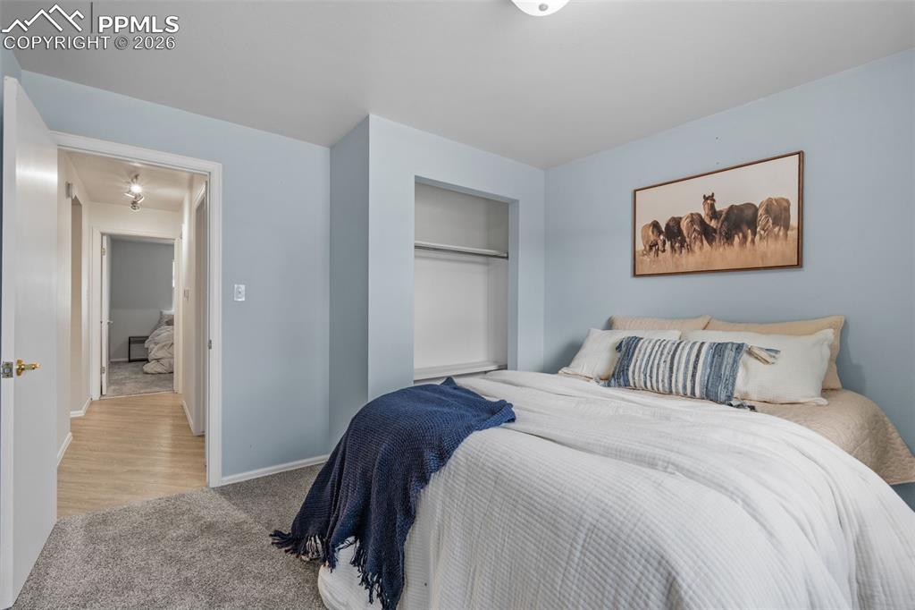 Image 15 of 24: Bedroom