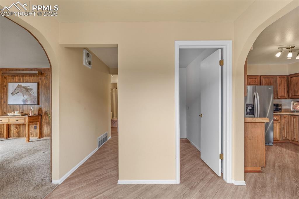 Image 7 of 24: Kitchen