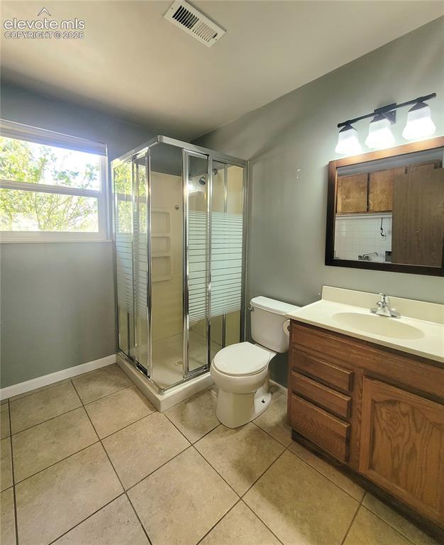 Image 7 of 20: Bathroom