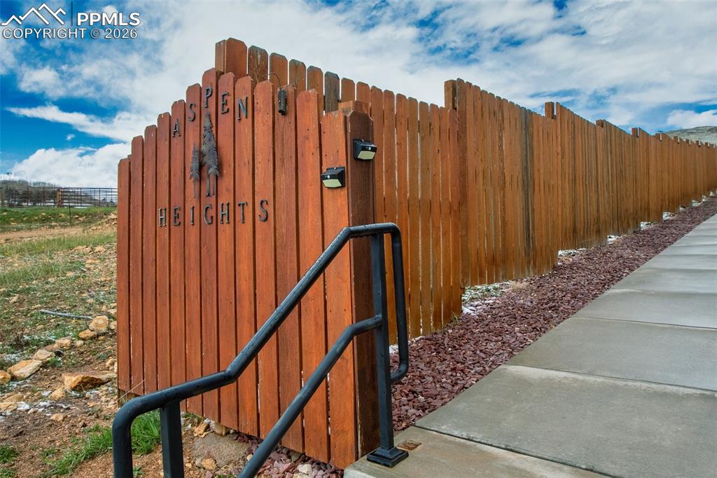 Image 29 of 29: Entry