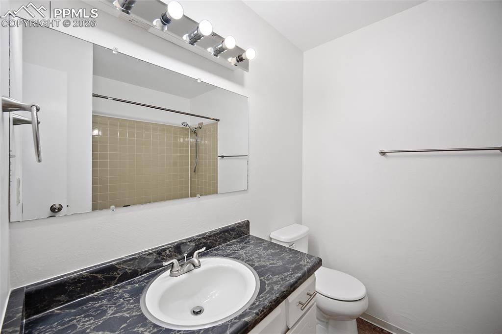 Image 15 of 49: Bathroom