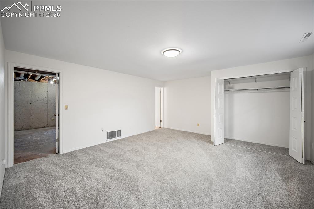 Image 17 of 49: Bedroom