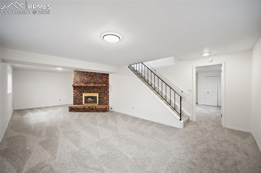 Image 19 of 49: Living Room