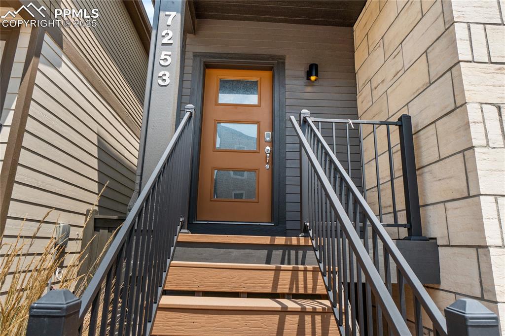 Image 3 of 42: Entry