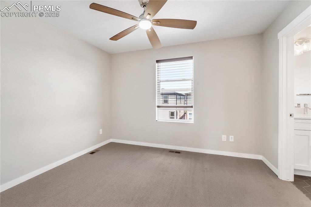 Image 33 of 42: Upper bedroom