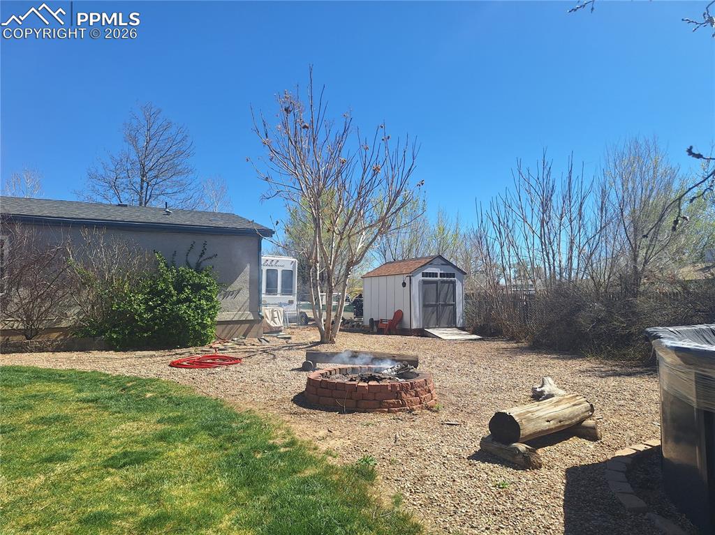 Image 10 of 39: Yard