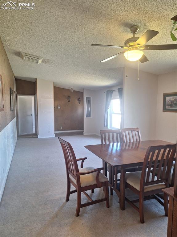 Image 16 of 39: Dining Area