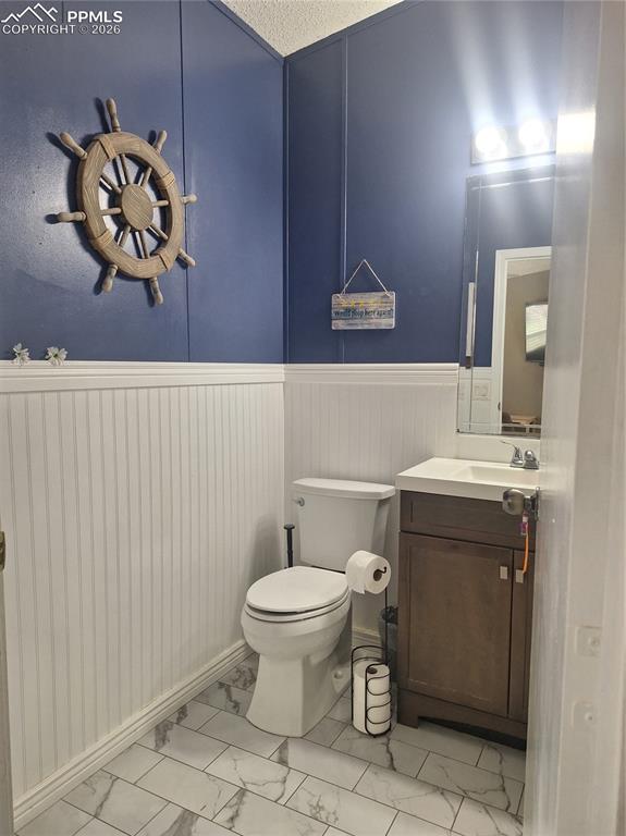 Image 26 of 39: Bathroom