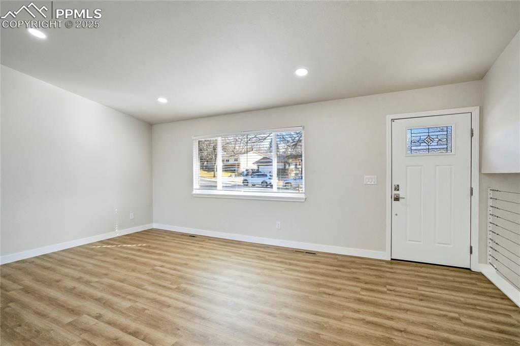 Image 16 of 40: Entry