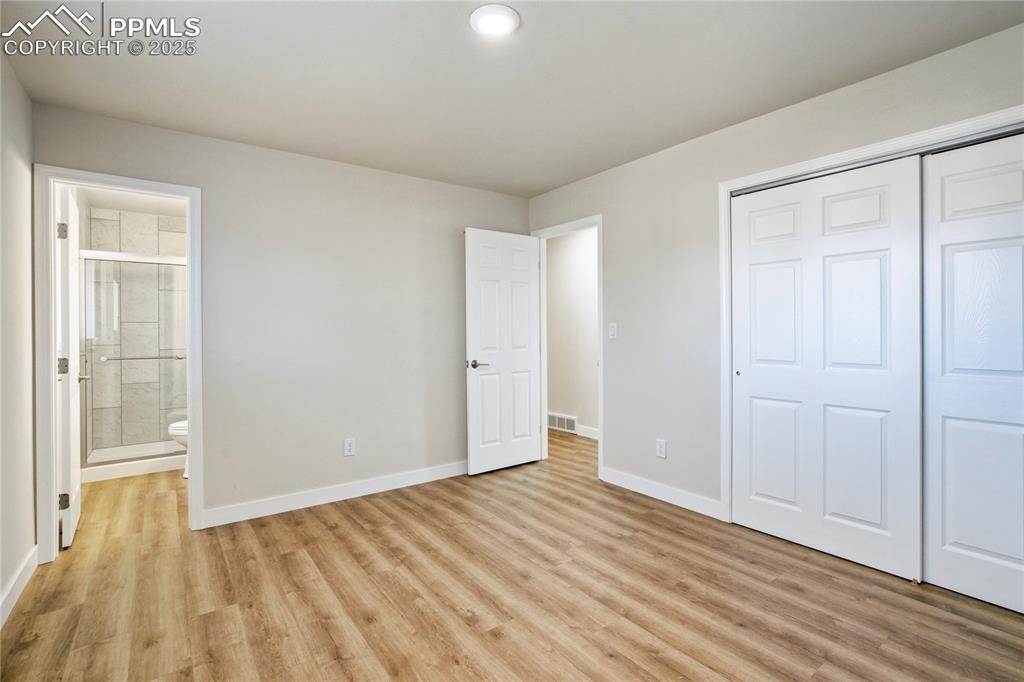 Image 18 of 40: Bedroom