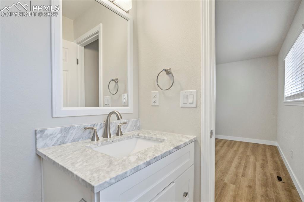 Image 20 of 40: Bathroom